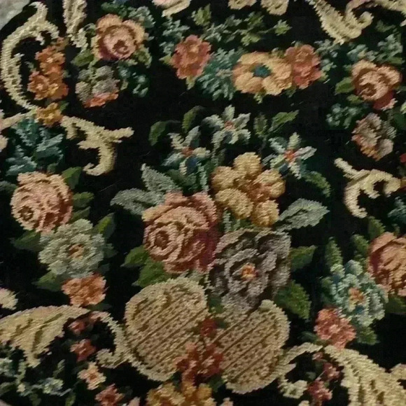 1940s Victorian black, embroidered coin purse with gold chain - Picture 2 of 5